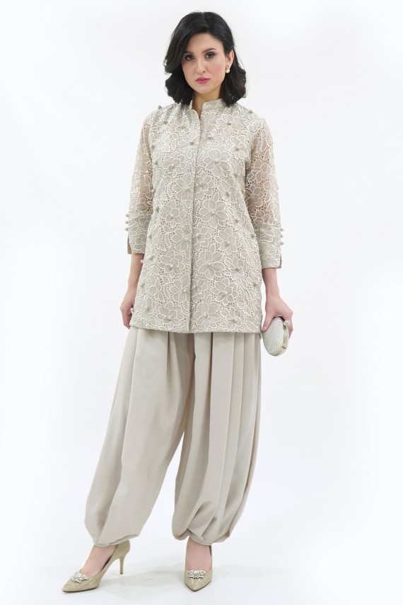 Ivory lace and crepe 2pc suit.